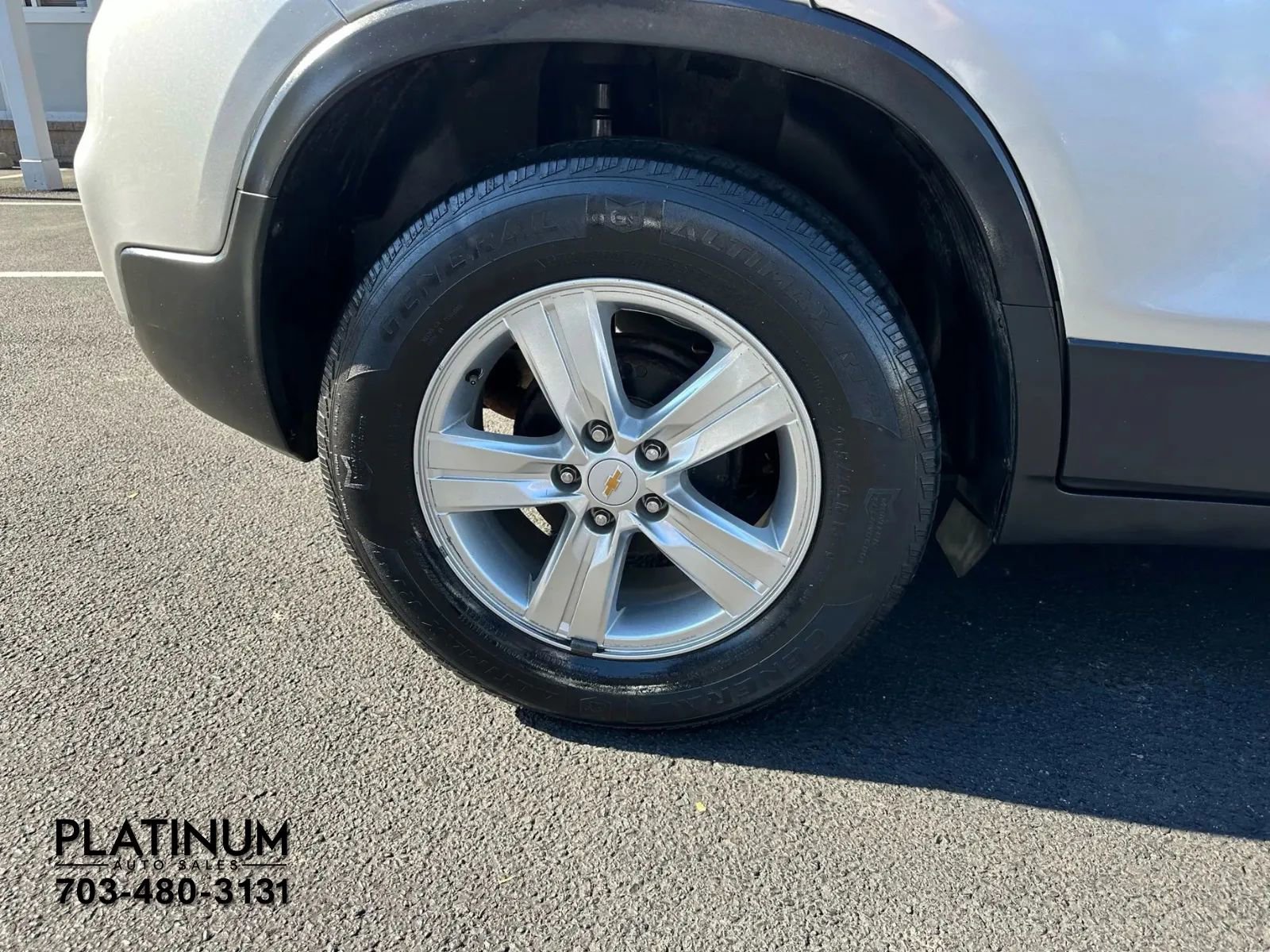 Used 2019 Chevrolet Trax LT w/ LT Convenience Package image 20