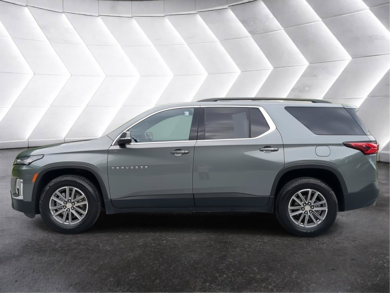 Used 2023 Chevrolet Traverse LT AWD/4WD image 6