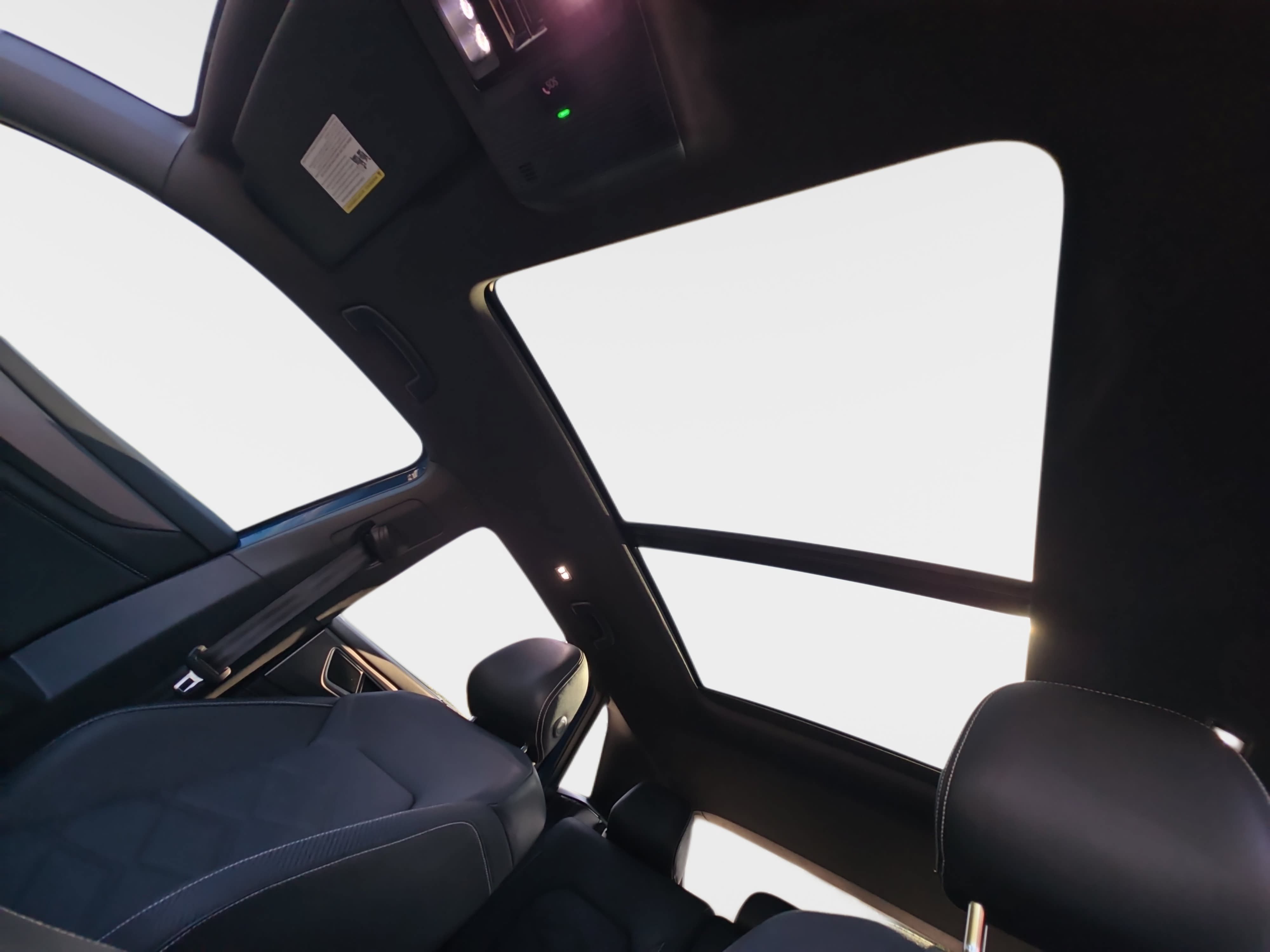 Used 2026 Volkswagen Atlas Cross Sport SE w/ Panoramic Sunroof Package FWD image 32