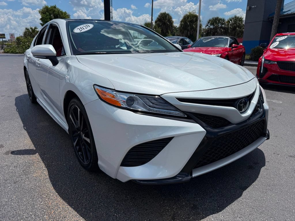 Used 2020 Toyota Camry XSE FWD image 3