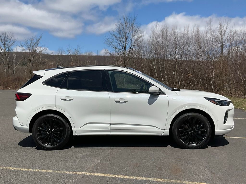 Certified 2023 Ford Escape ST-Line Elite w/ Premium Technology Package AWD/4WD image 25