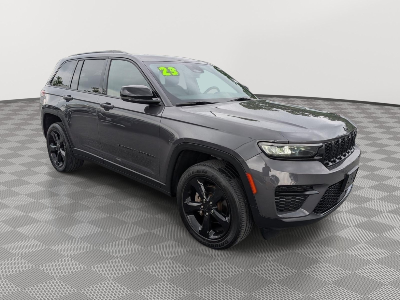 Used 2023 Jeep Grand Cherokee Altitude AWD/4WD image 7