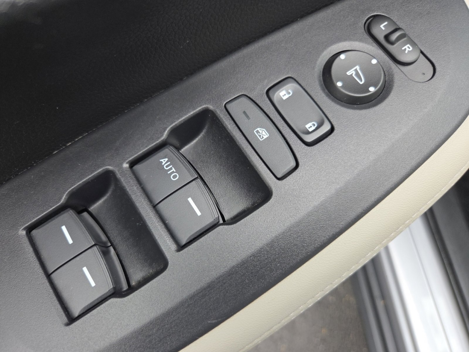 Certified 2023 Honda HR-V LX image 25