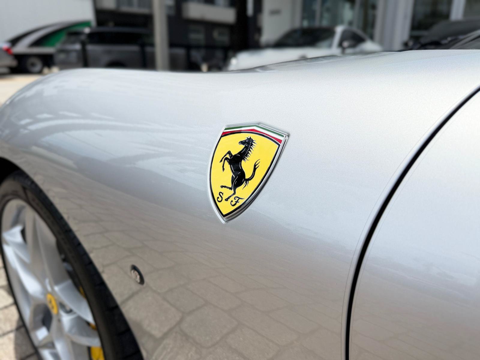 Used 2022 Ferrari Roma RWD image 18