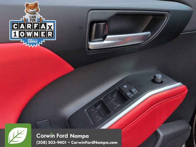 Used 2023 Toyota Highlander XSE FWD image 11