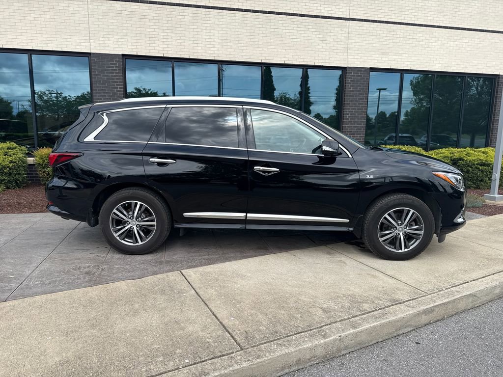 Used 2019 INFINITI QX60 Luxe w/ Essential Package AWD/4WD image 2