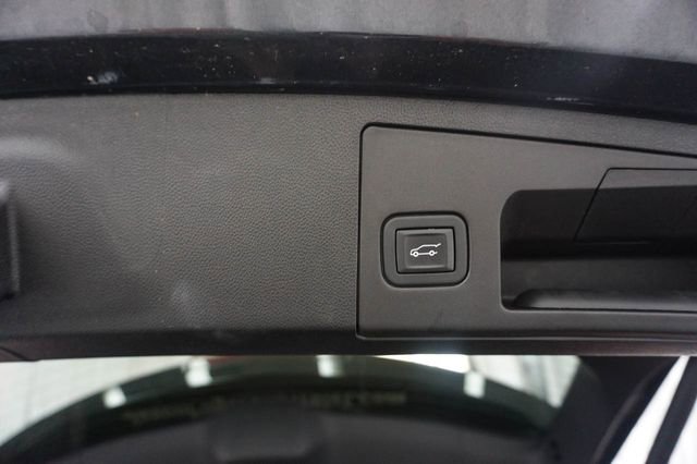 Used 2023 Cadillac XT4 Premium Luxury w/ Cold Weather Package image 15