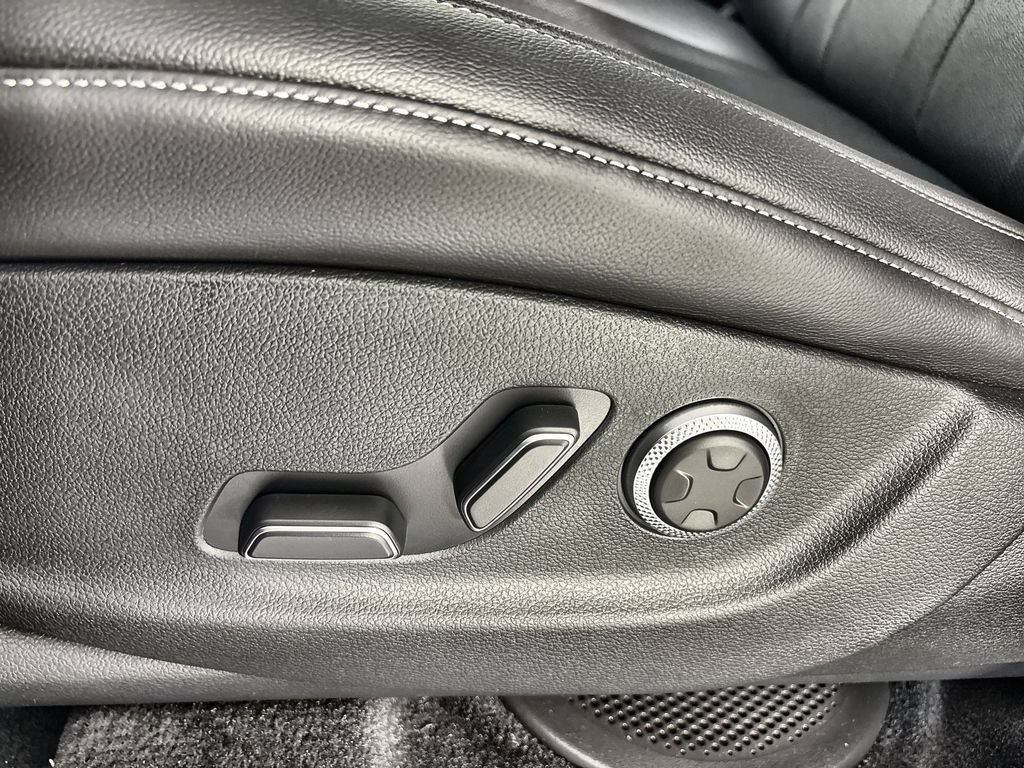 New 2026 Genesis GV80 2.5T RWD image 14