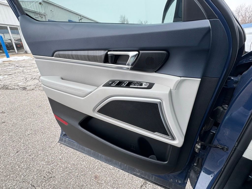 Used 2023 Kia Telluride EX image 29