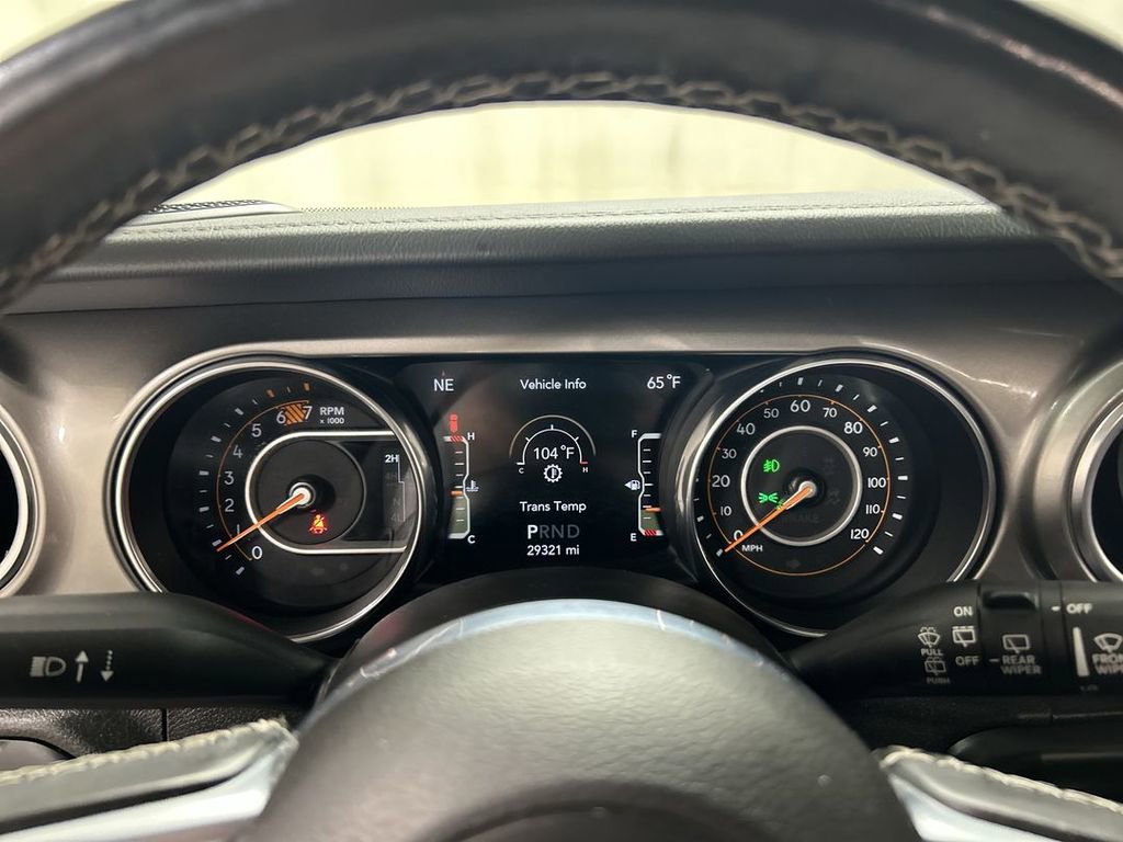 Used 2020 Jeep Wrangler Unlimited Sahara image 13