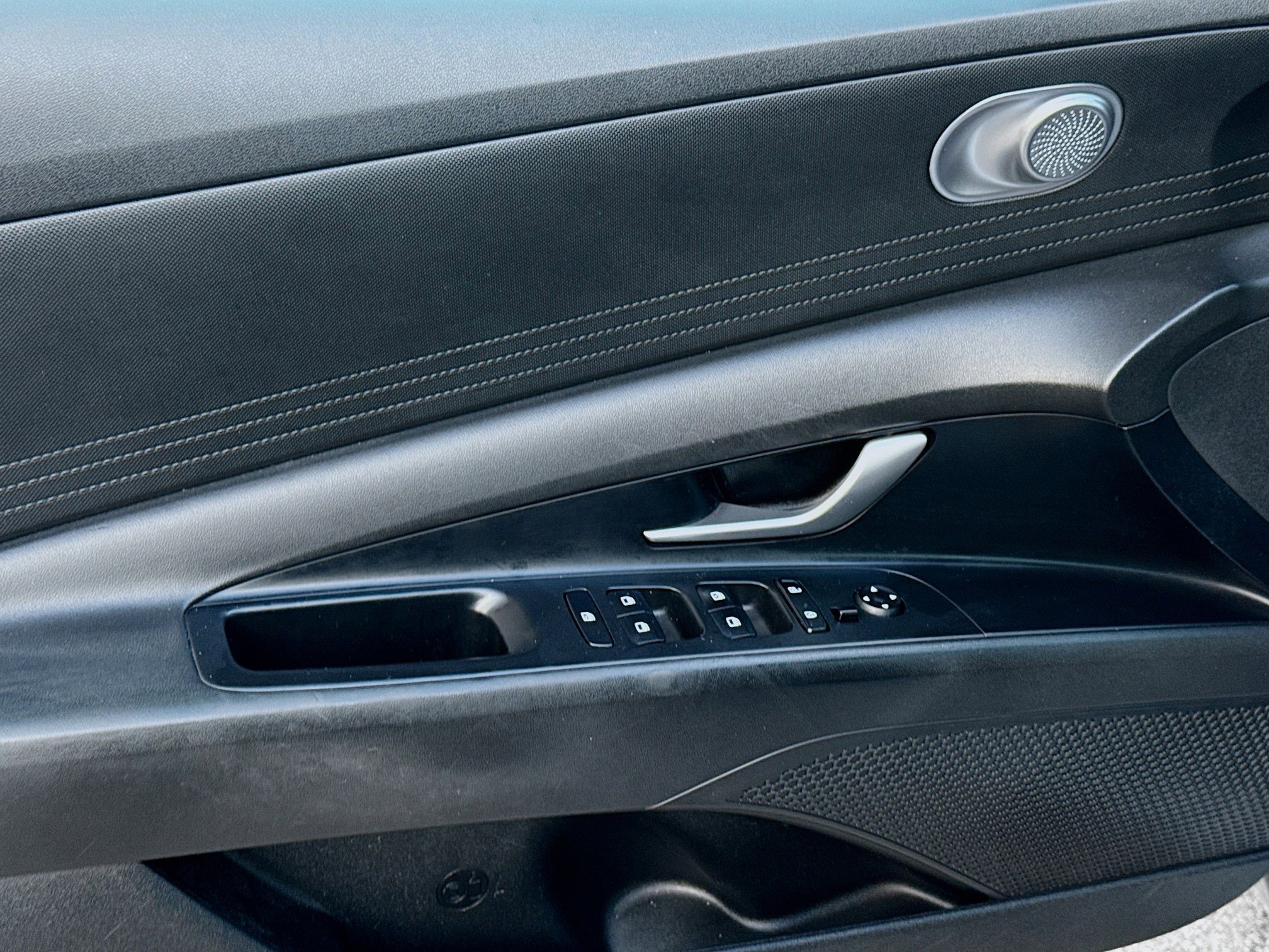 Used 2023 Hyundai Elantra SEL w/ Cargo Package image 12