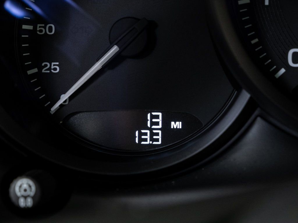 New 2026 Porsche Macan image 12