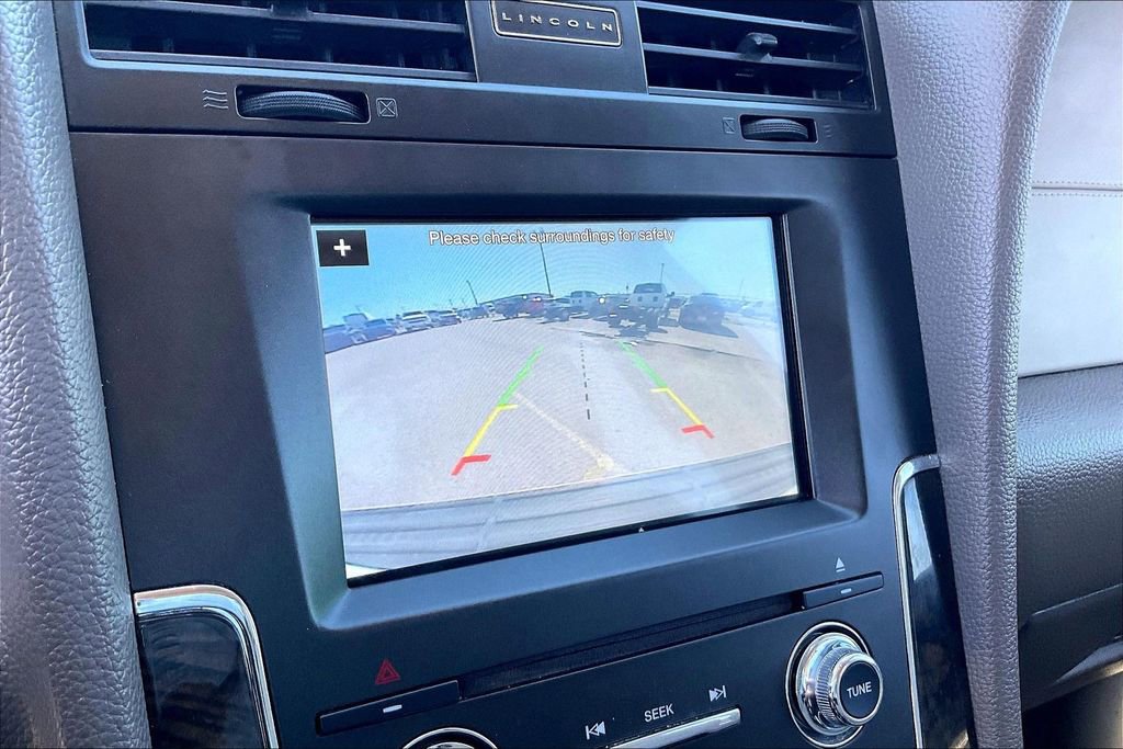 Used 2017 Lincoln Navigator Select image 13