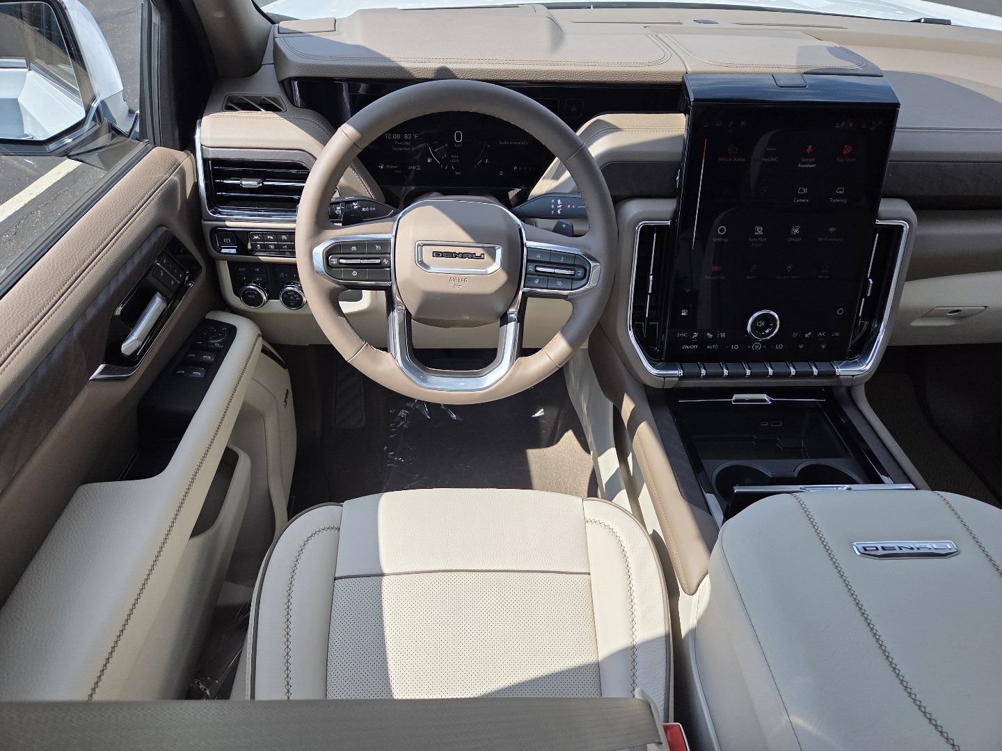 New 2026 GMC Yukon Denali w/ Sun & Power Step Package AWD/4WD image 5
