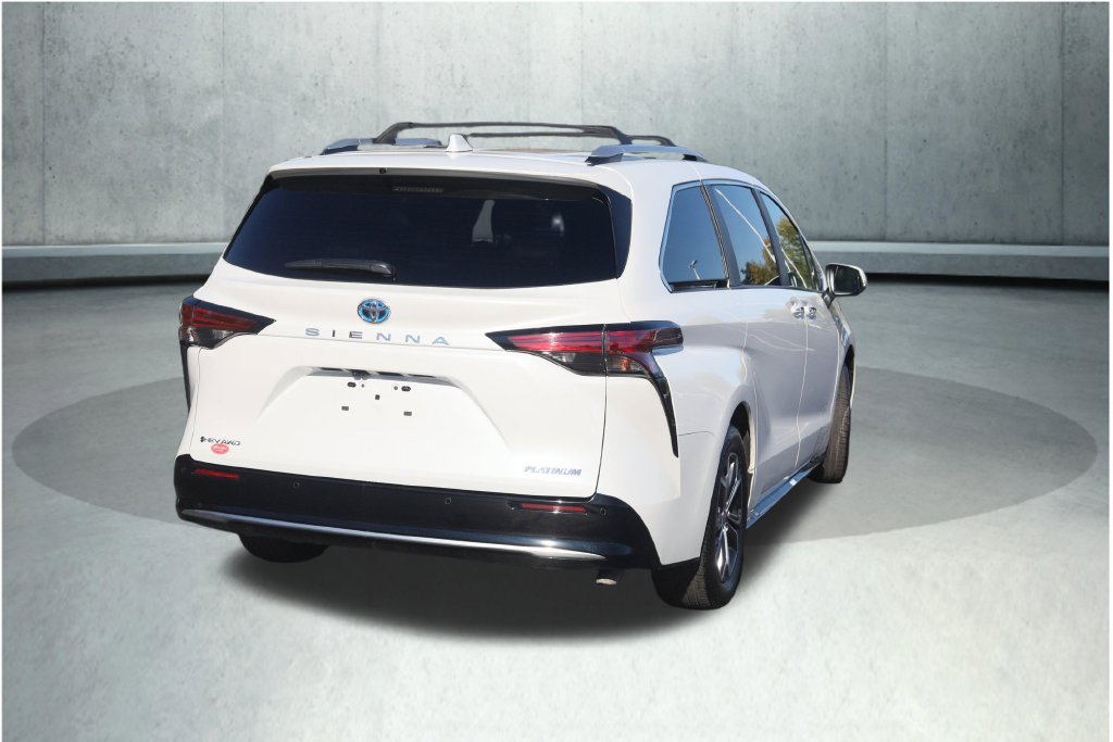Used 2025 Toyota Sienna Platinum AWD/4WD image 12