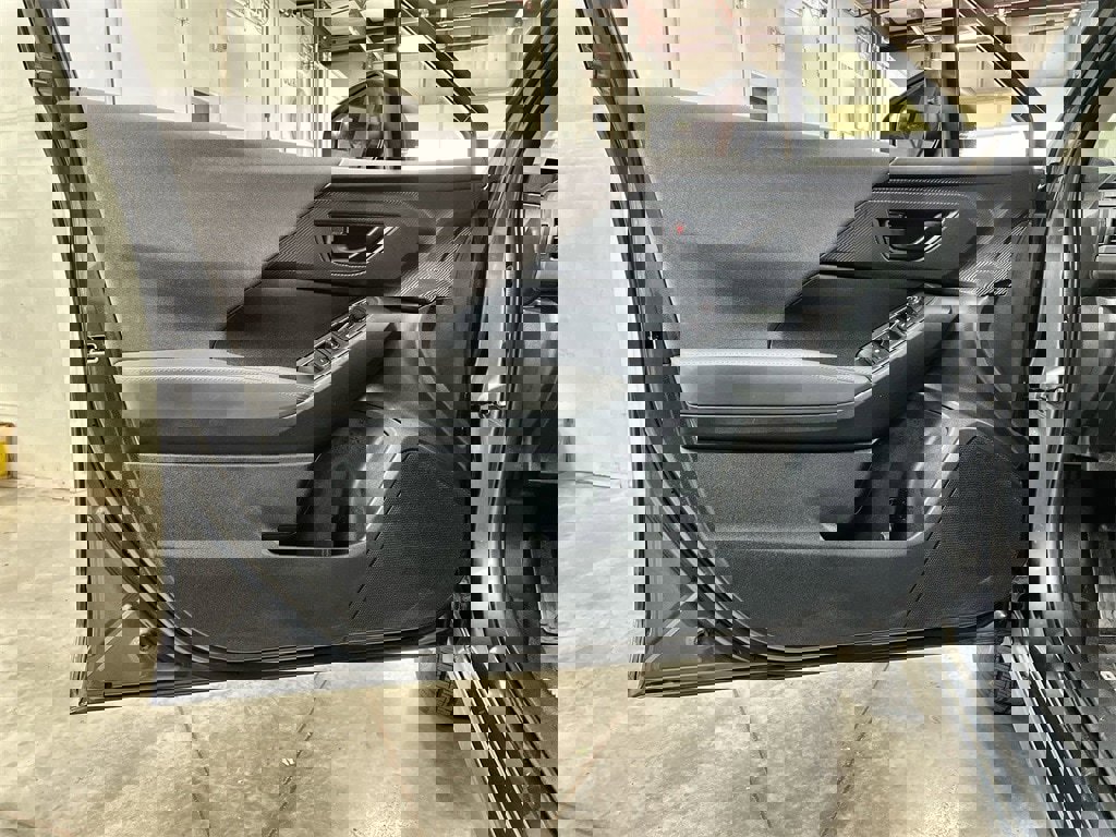 Used 2025 Subaru Crosstrek 2.0i Premium image 15