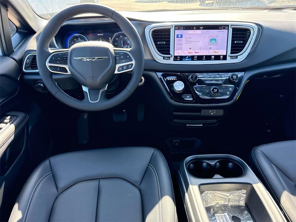 New 2026 Chrysler Voyager LX image 10