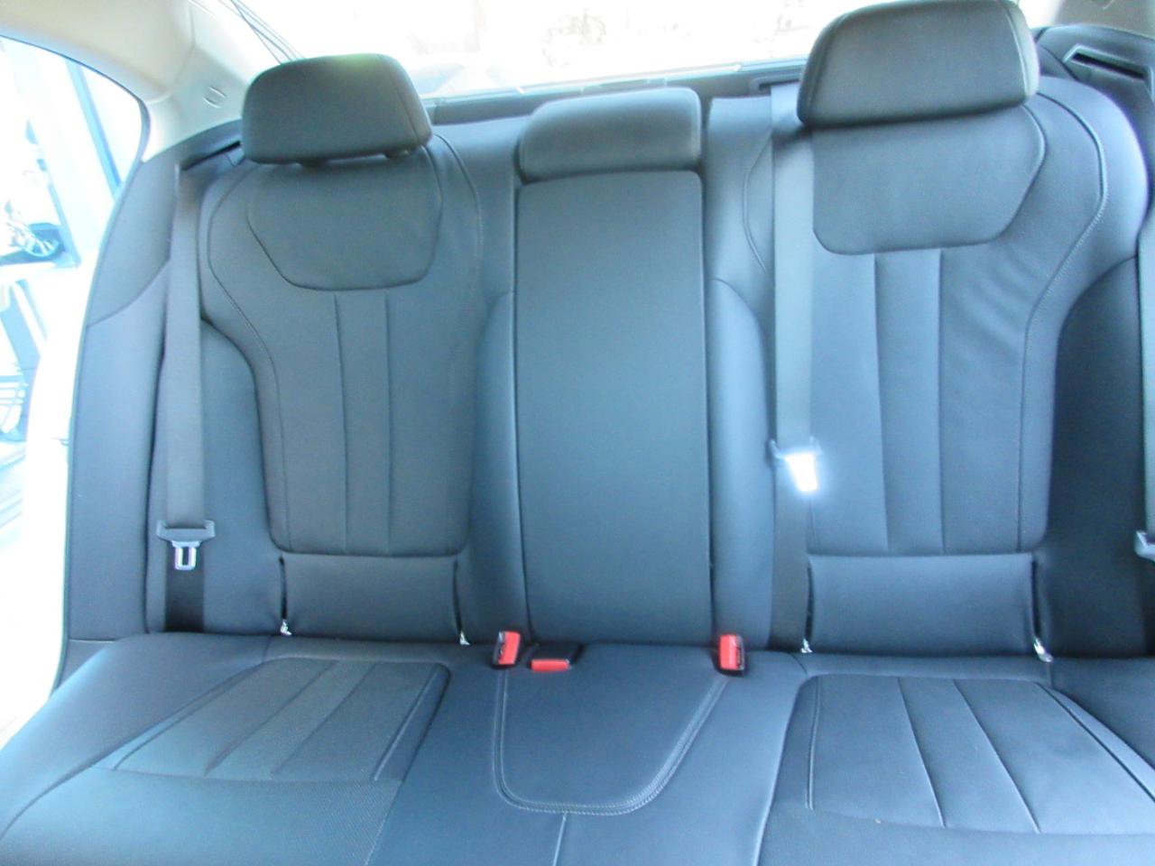 Used 2022 BMW 740i image 38