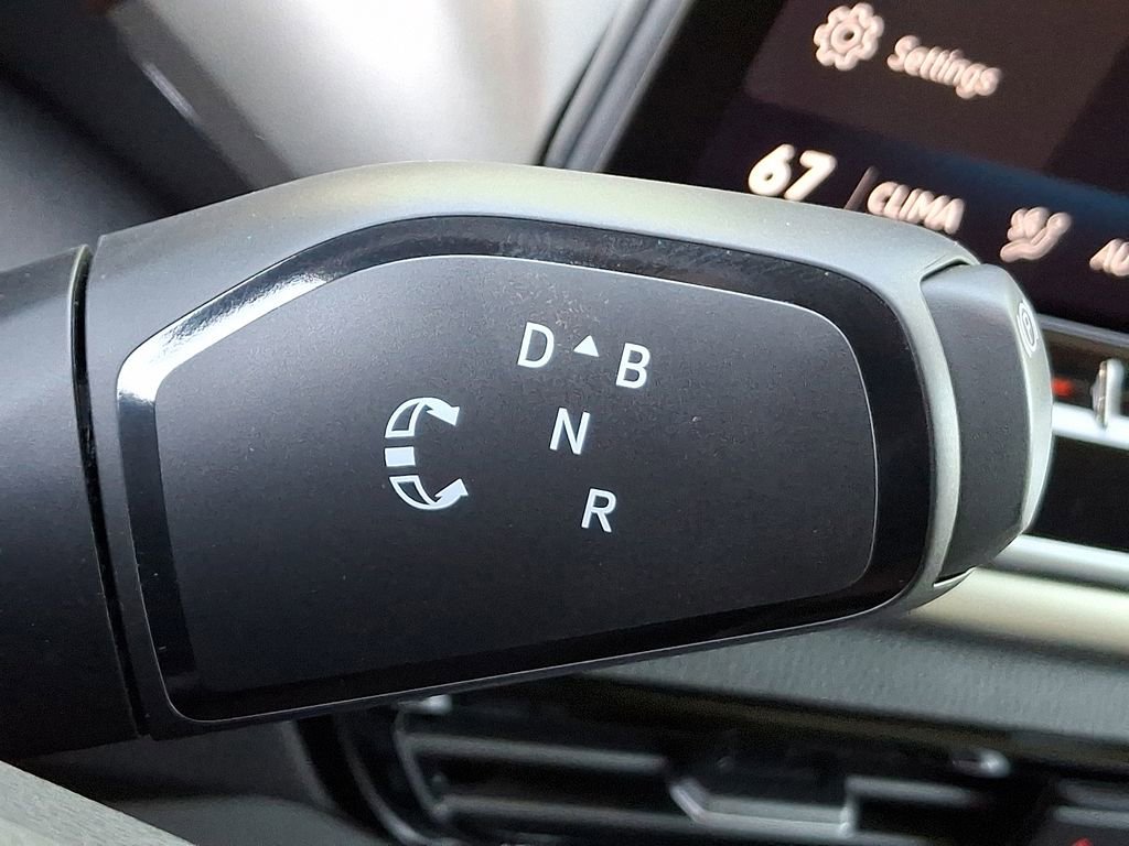 Certified 2025 Volkswagen ID.4 Pro AWD/4WD image 14