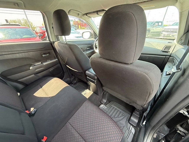 Used 2019 Mitsubishi Outlander Sport LE FWD image 19