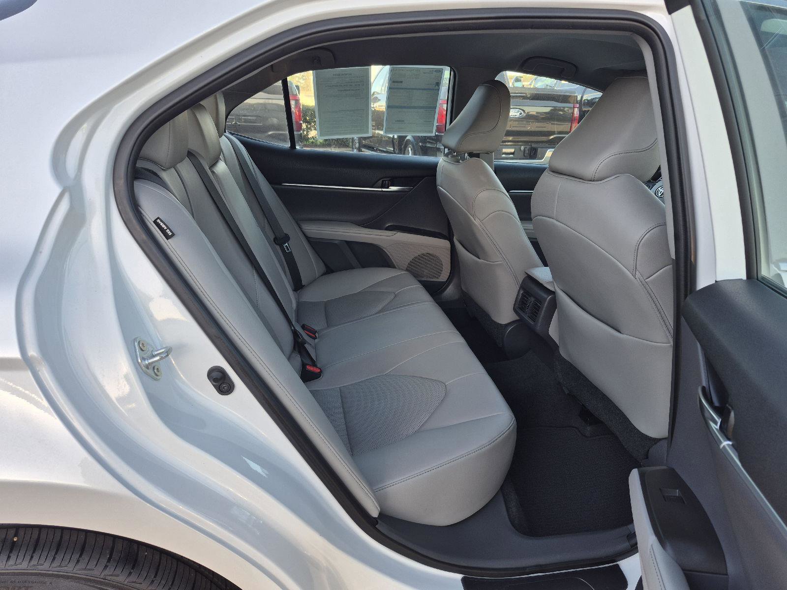 Used 2021 Toyota Camry XLE image 12