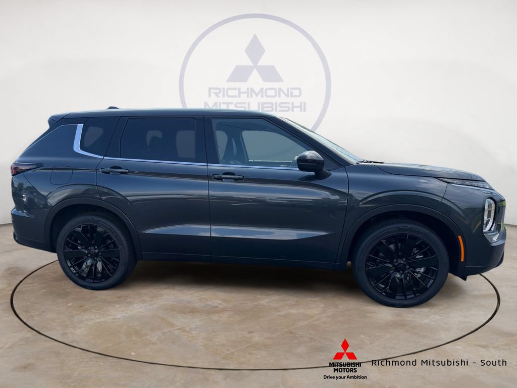New 2026 Mitsubishi Outlander AWD image 2