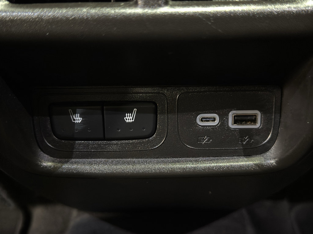 Used 2025 Cadillac XT4 Premium Luxury image 12