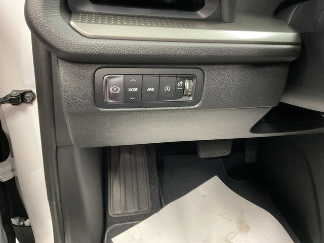 New 2026 Chevrolet Traverse LT image 13