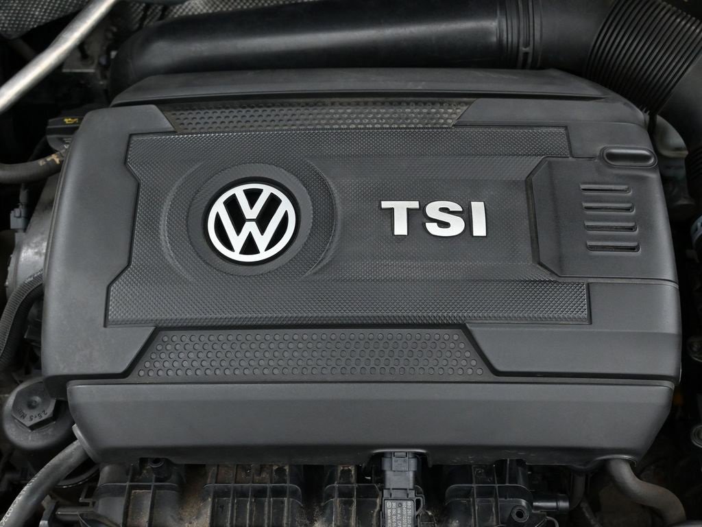 Used 2016 Volkswagen Passat 1.8T R-Line image 36