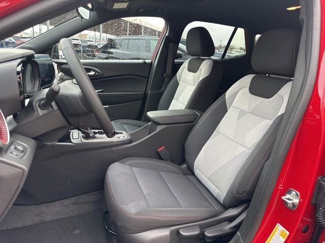 New 2026 Chevrolet Trax RS w/ Sunroof Package image 9