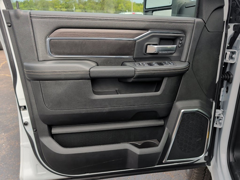 New 2027 RAM 2500 Laramie AWD/4WD image 32