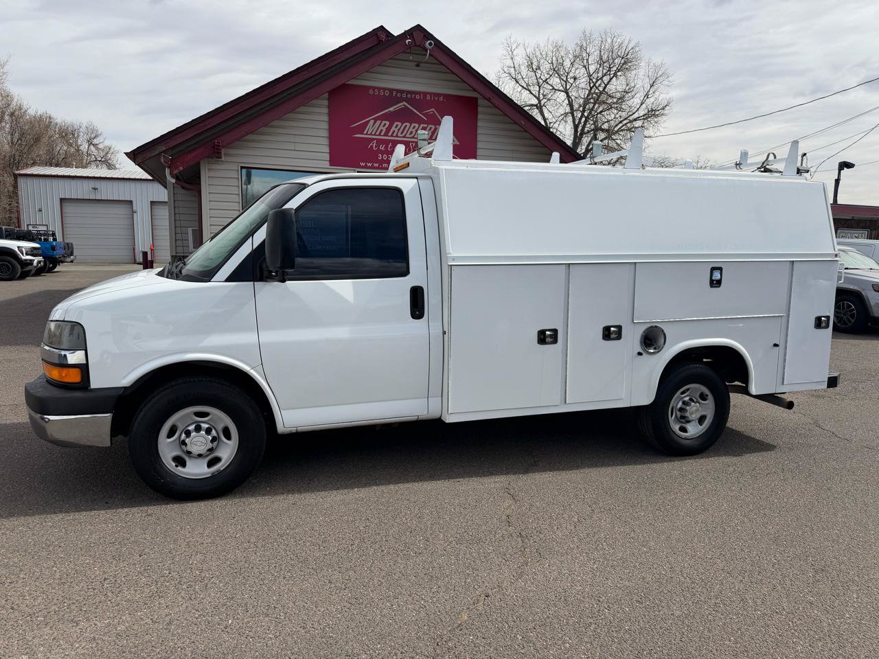 Used 2016 Chevrolet Express 3500 RWD image 5