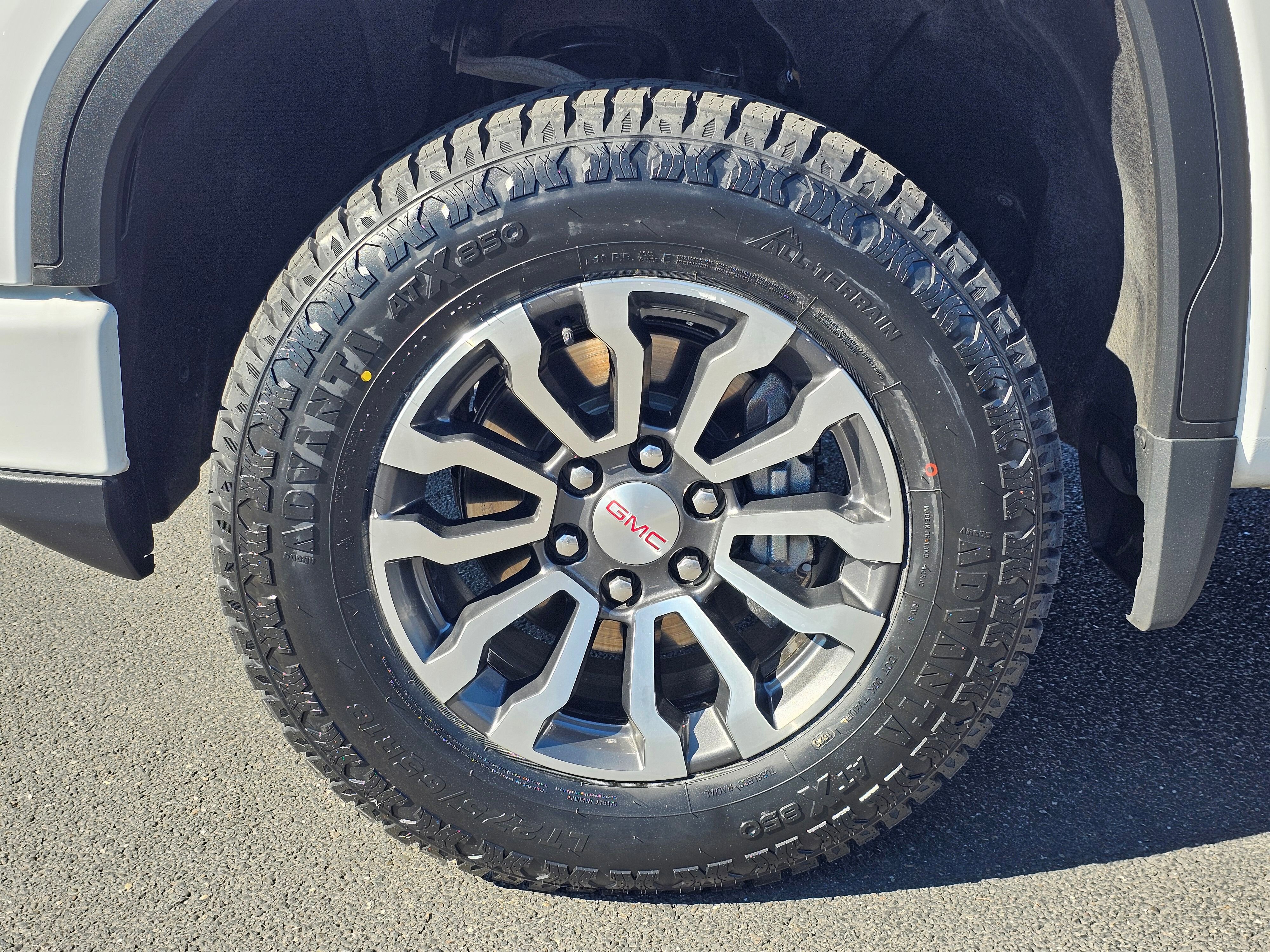 Used 2022 GMC Sierra 1500 AT4 w/ AT4 Preferred Package image 8