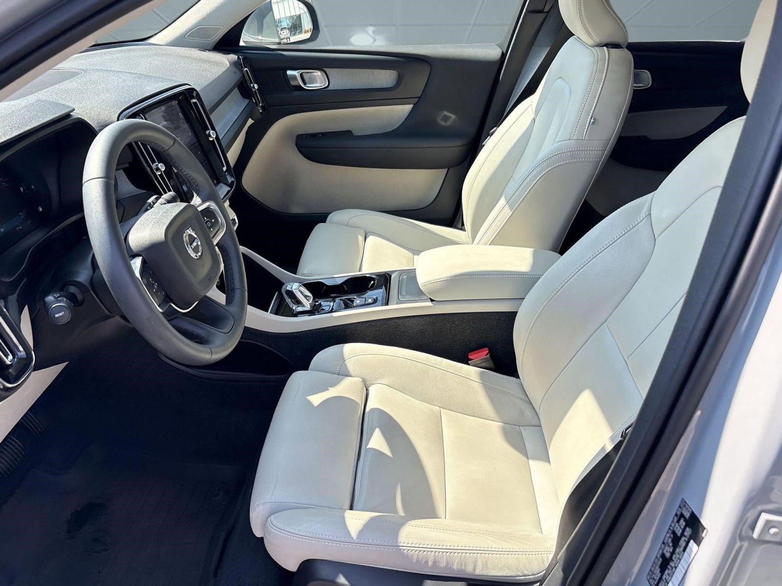 Certified 2024 Volvo XC40 B5 Plus w/ Protection Package Premier image 5