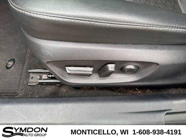 Used 2020 Toyota Camry XSE image 15