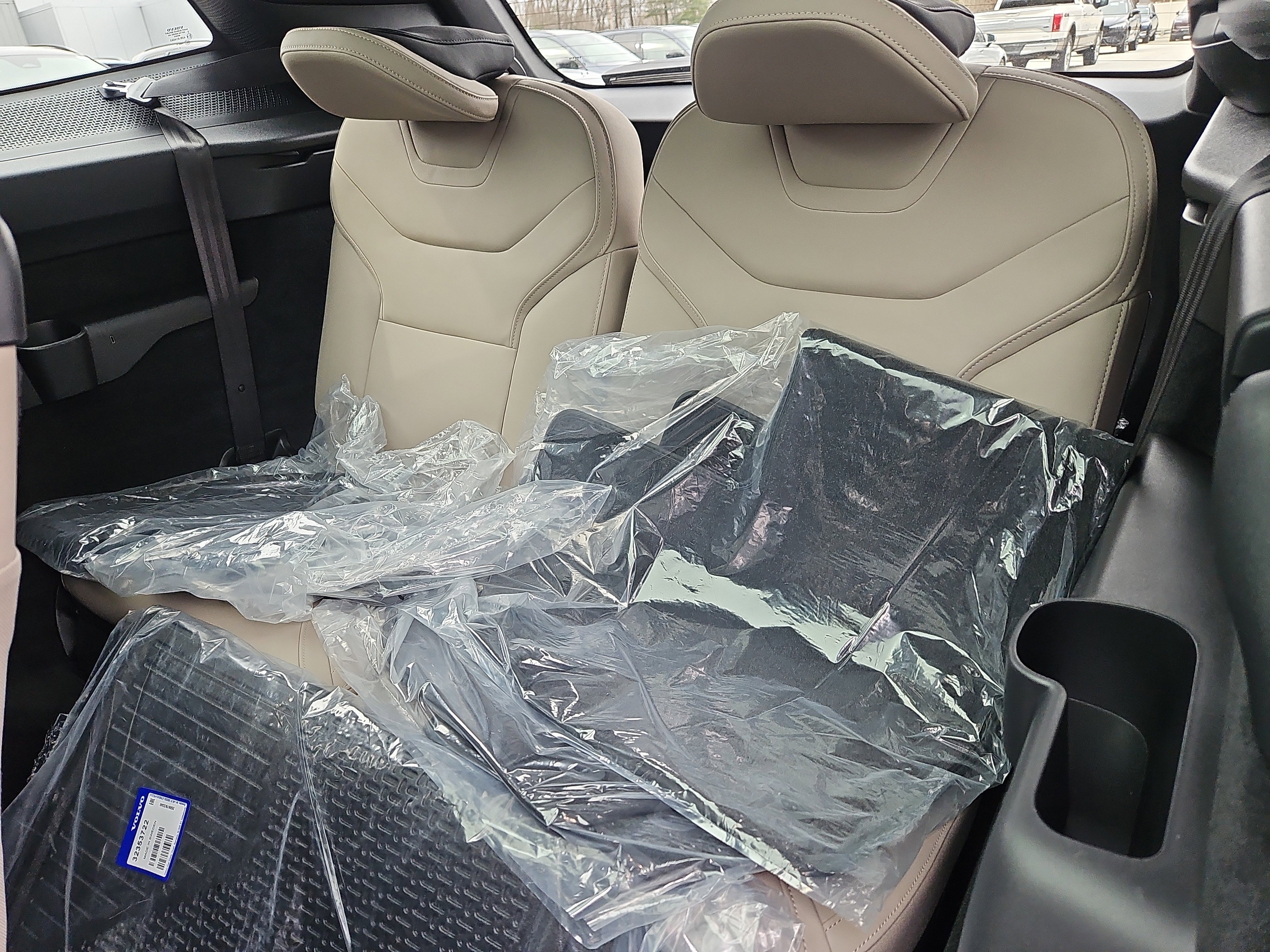 New 2025 Volvo EX90 Plus w/ Protection Package Premier image 22