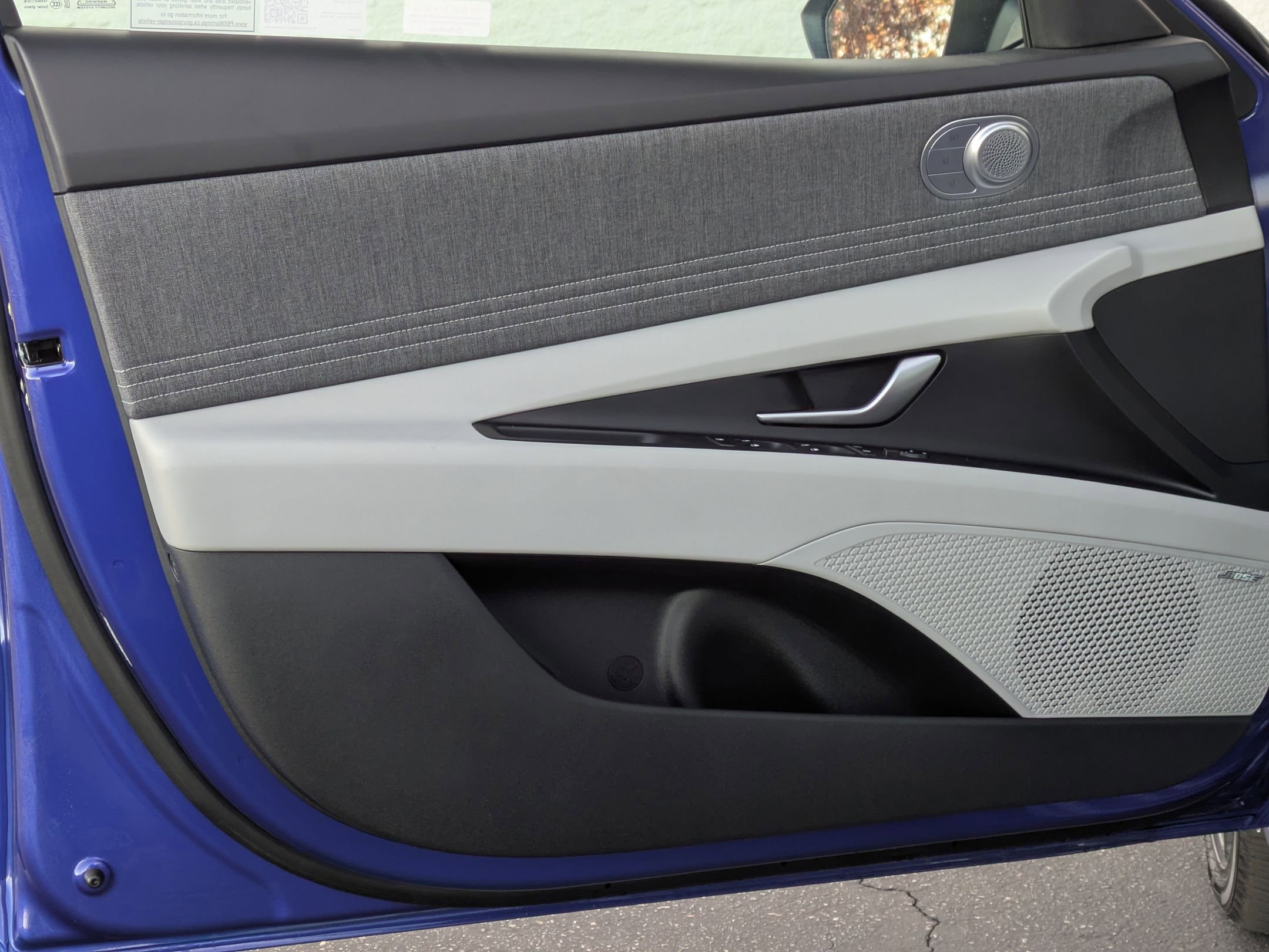 New 2025 Hyundai Elantra Limited image 12