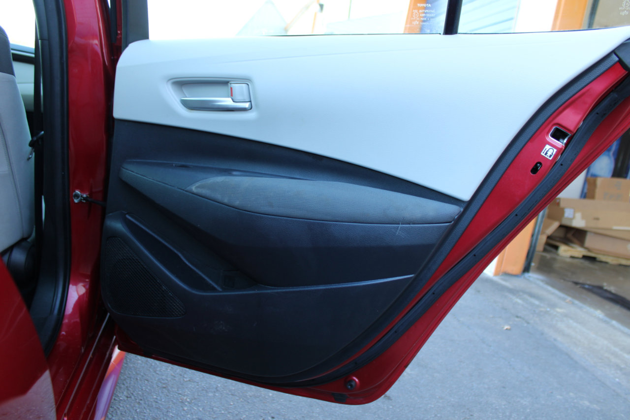 Used 2020 Toyota Corolla LE image 38