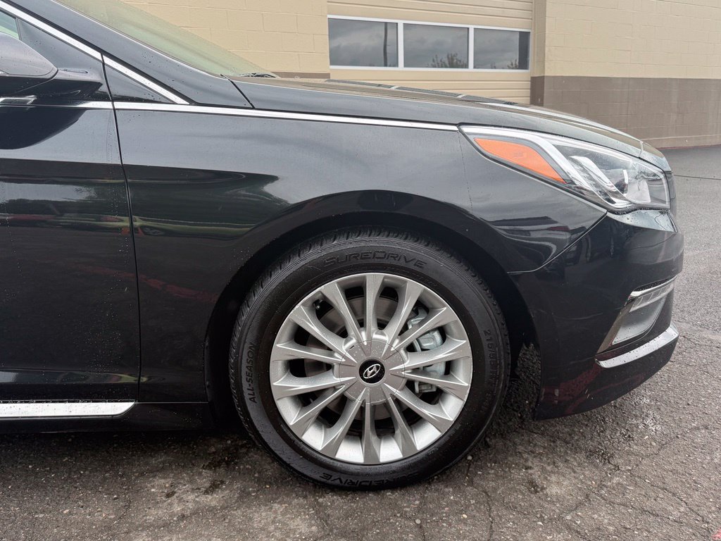Used 2015 Hyundai Sonata Limited w/ Option Group 06 FWD image 2