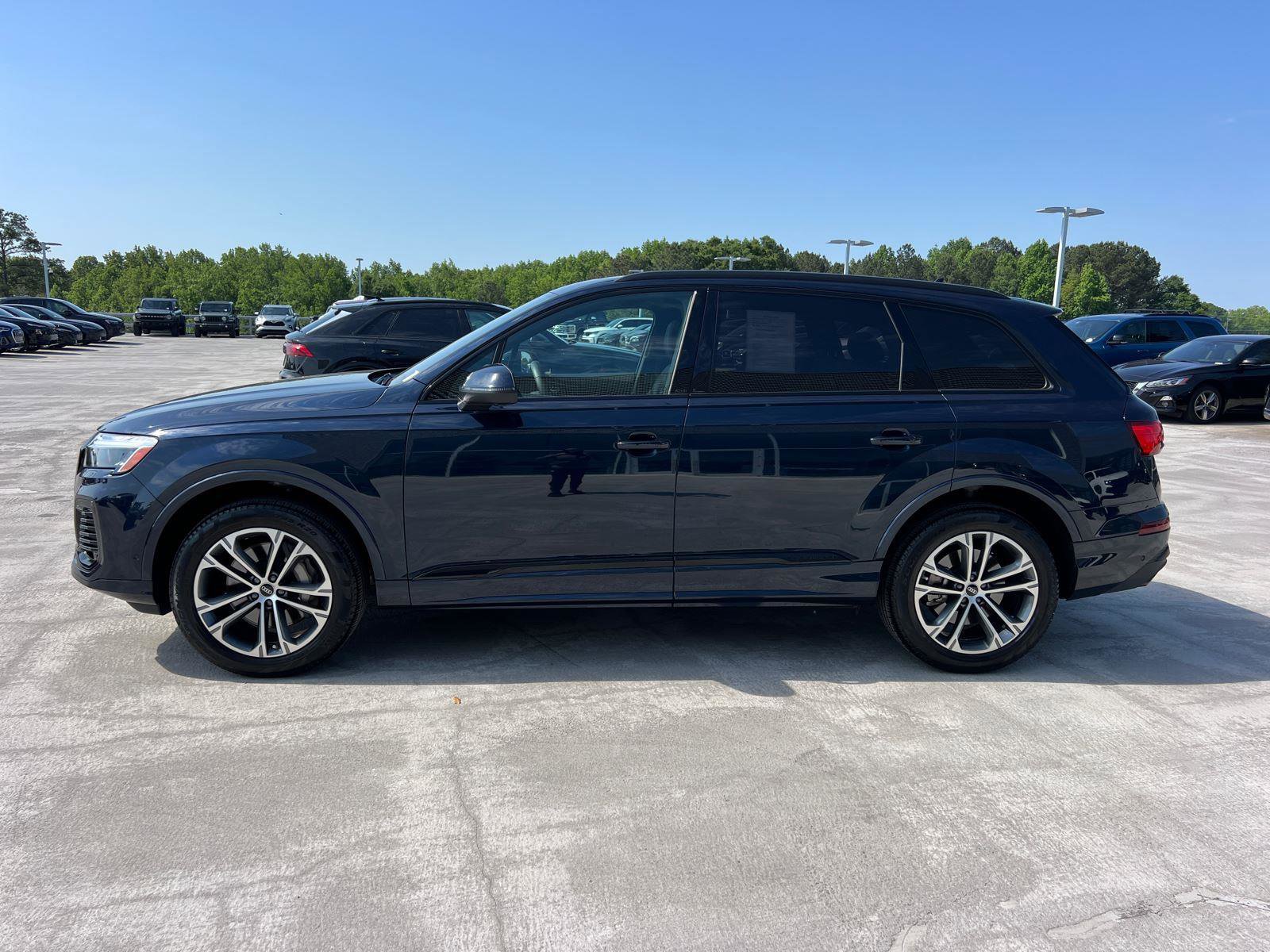 Certified 2025 Audi Q7 2.0T Premium Plus w/ Premium Plus Package AWD/4WD image 8