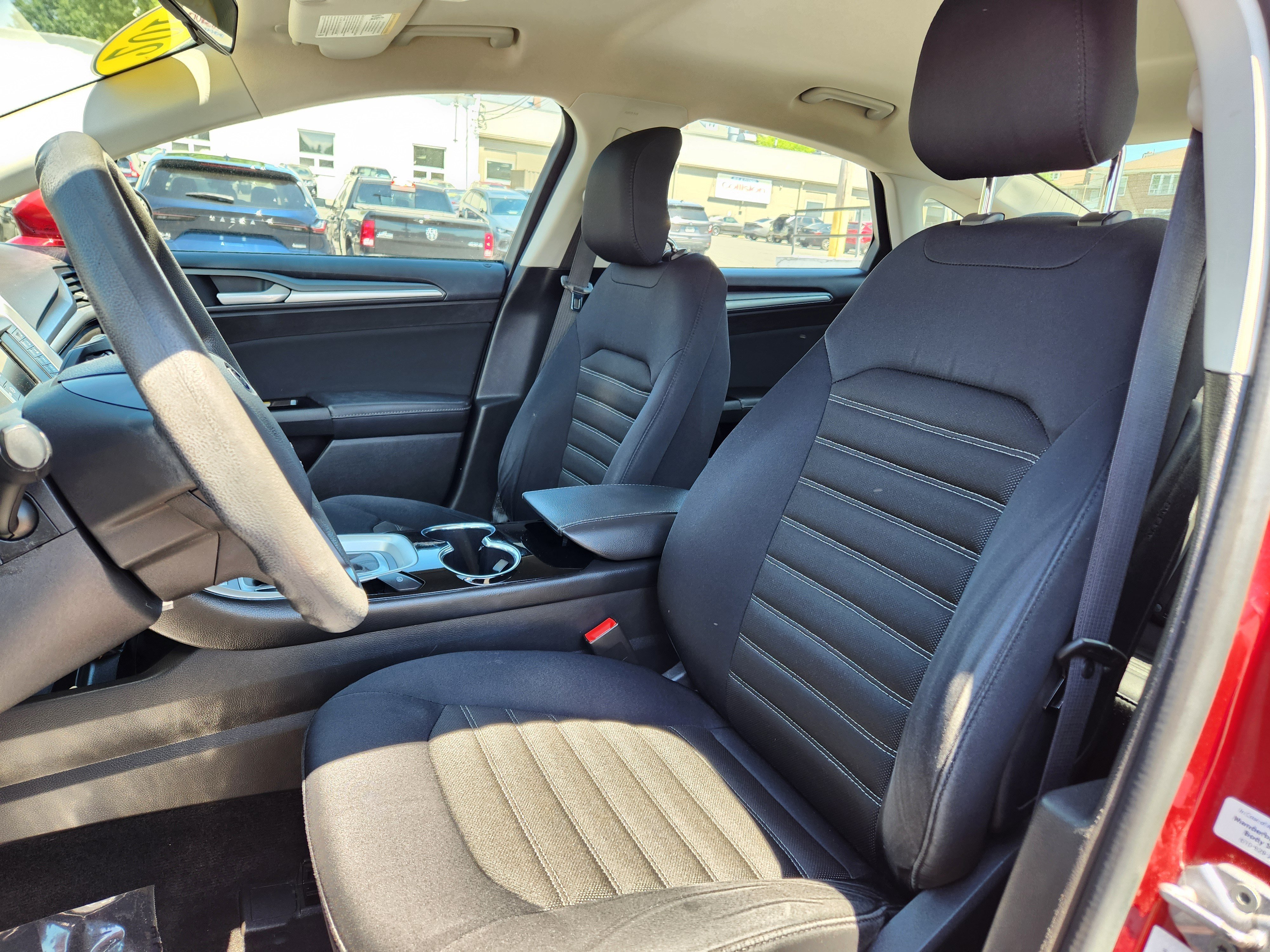 Used 2014 Ford Fusion SE FWD image 10