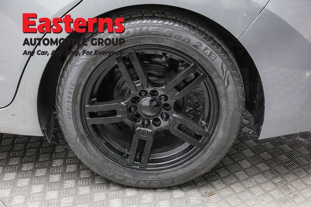 Used 2017 Hyundai Elantra SE w/ Cargo Package image 8