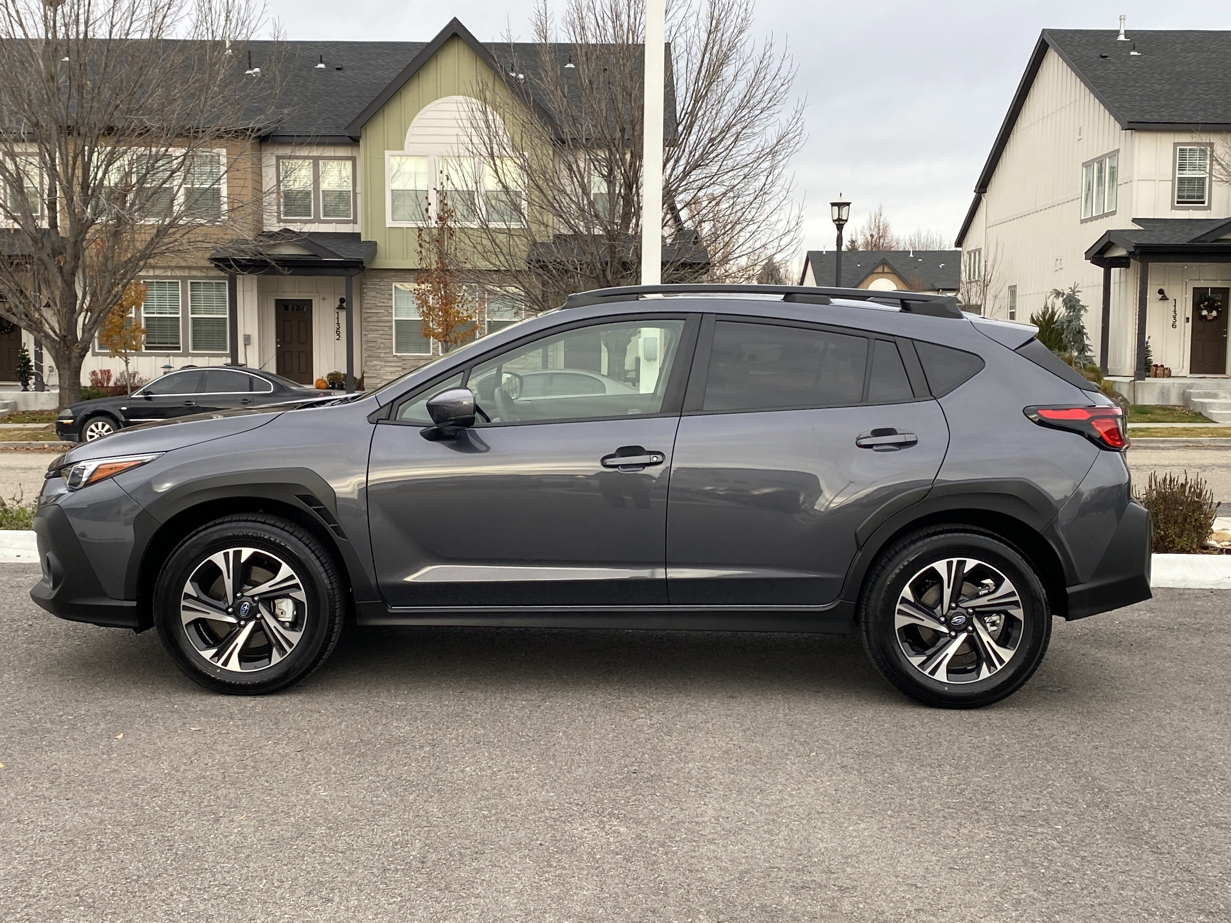 Used 2025 Subaru Crosstrek 2.0i Premium w/ Crosstrek Mirror Package image 3