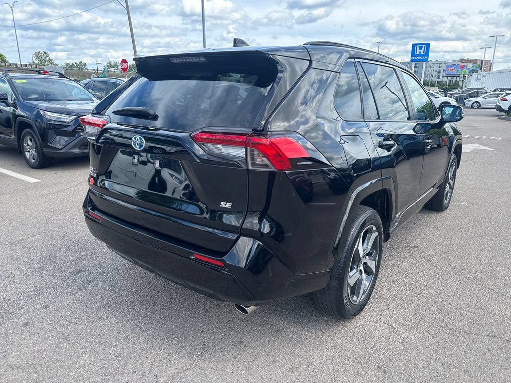Used 2024 Toyota RAV4 SE w/ Weather & Moonroof Package AWD/4WD image 9