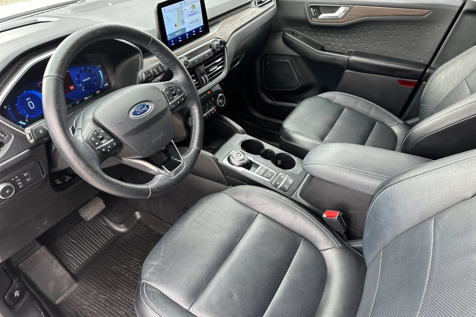 Used 2020 Ford Escape Titanium w/ Titanium Premium Package 2.0 AWD/4WD image 10