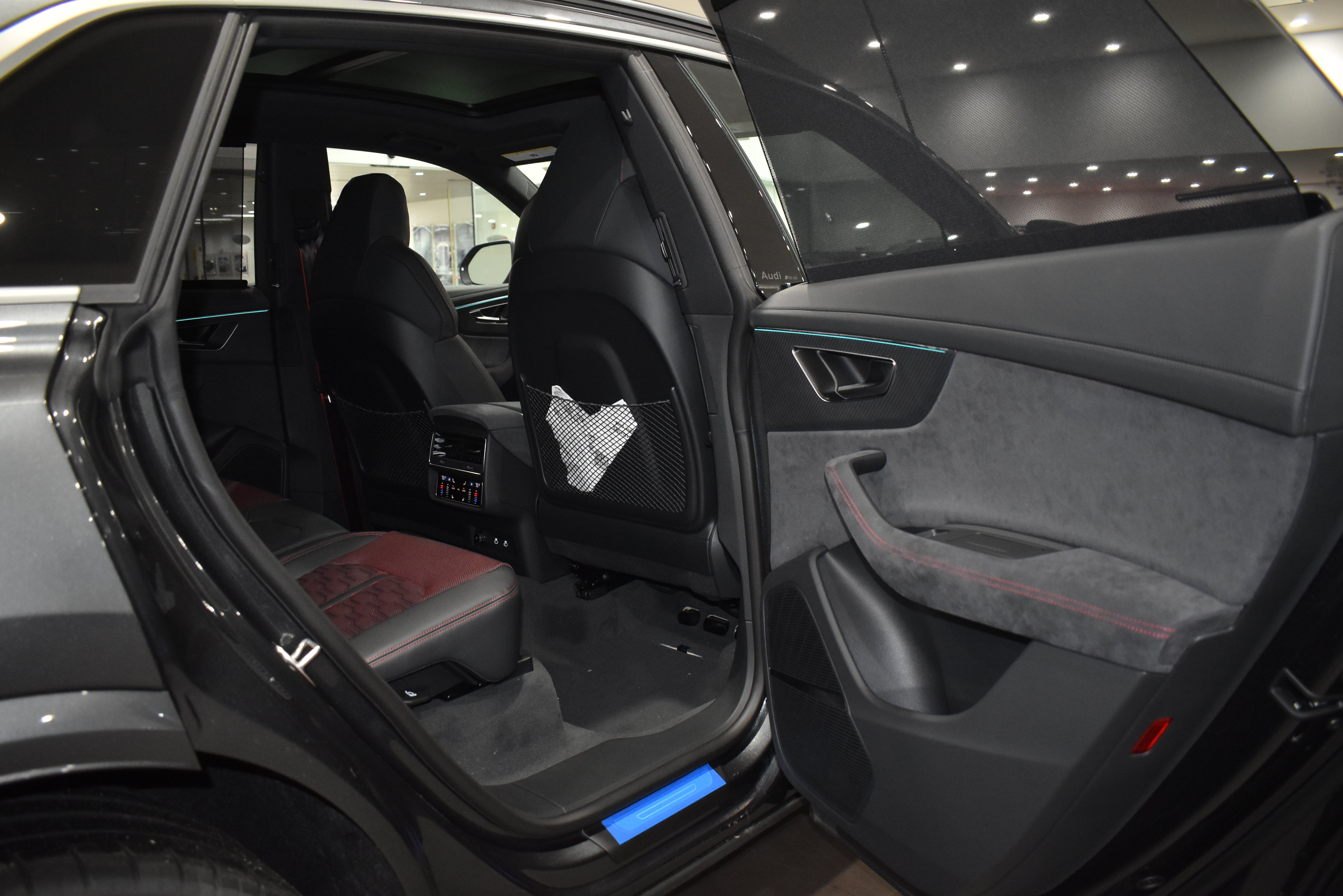 New 2026 Audi RS Q8 performance image 33