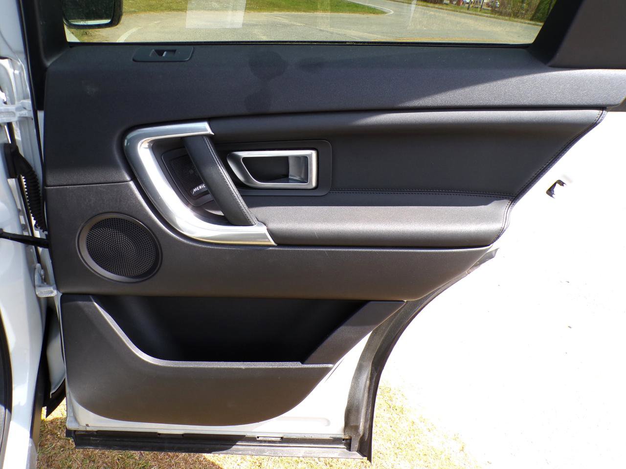 Used 2019 Land Rover Discovery Sport image 28