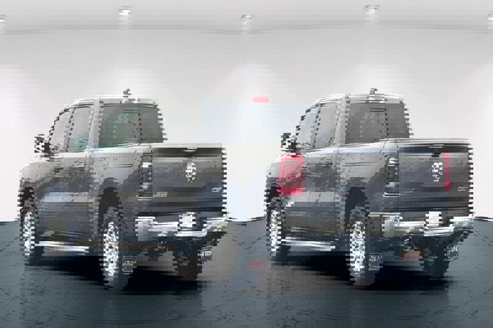 Used 2024 RAM 1500 Laramie image 8