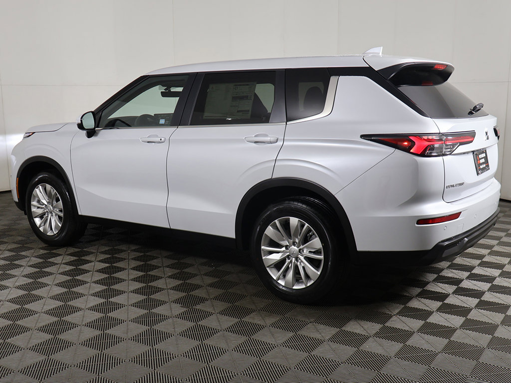 New 2026 Mitsubishi Outlander ES AWD/4WD image 14