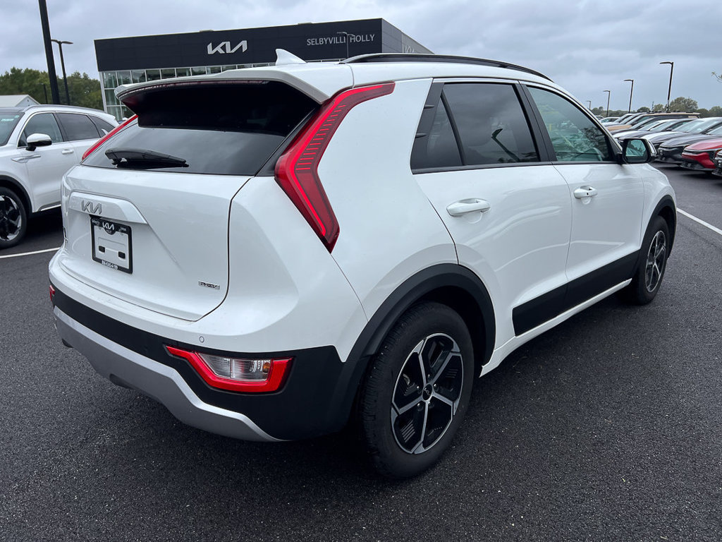 Certified 2024 Kia Niro EX w/ EX Cold Weather Package FWD image 9